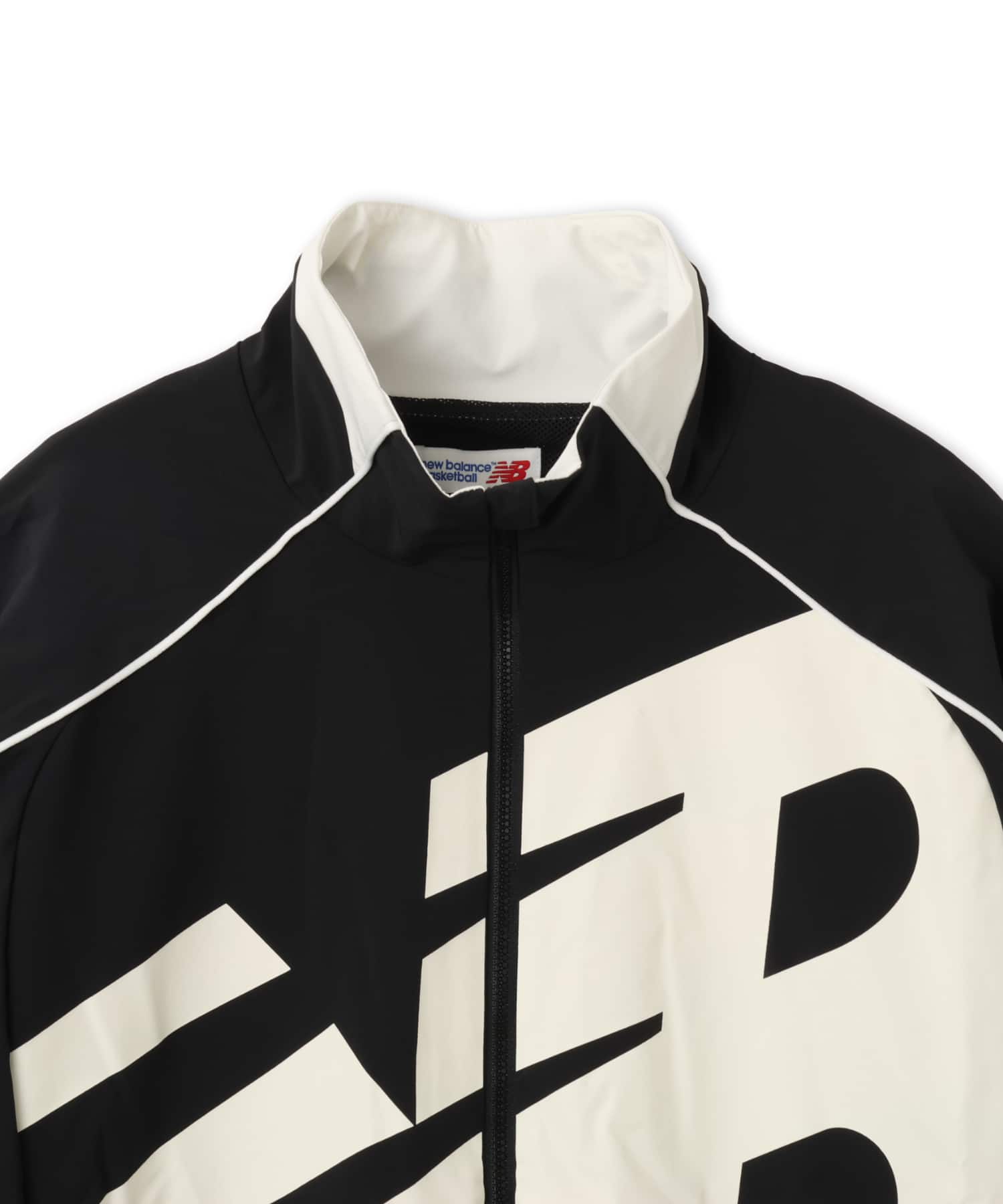 New Balance BASKETBALL OVERSIZED PRINTED WOVEN JACKET ブラックの画像