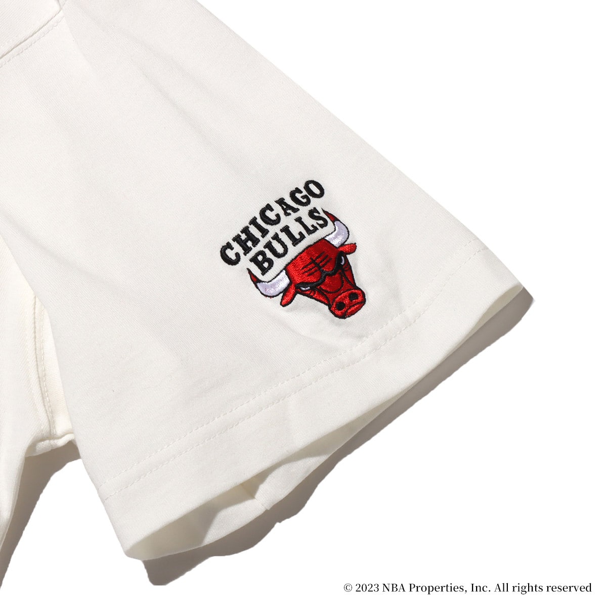 TOKYO23 NBA Team Logo T-Shirt WHITE×BULLS 23FW-Sの画像
