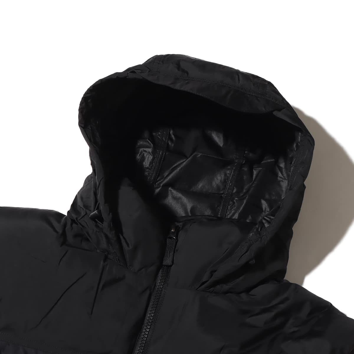 THE NORTH FACE NUPTSE VEST BLACK 23FW-I