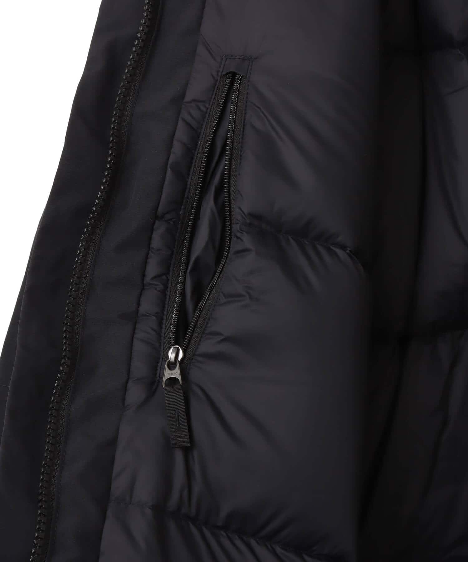 THE NORTH FACE Mountain Down Jacket ブラックの画像