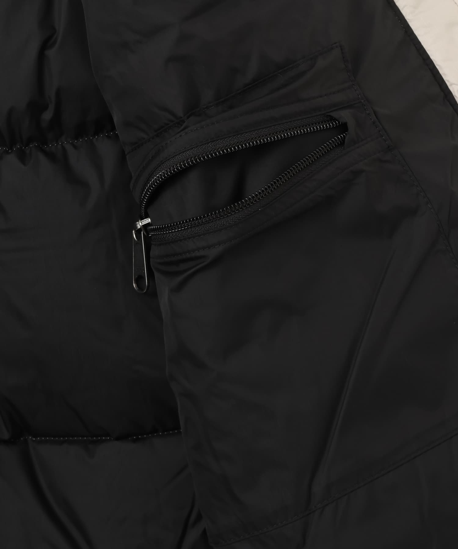 THE NORTH FACE SHORT NUPTSE JACKET FIXブラックの画像