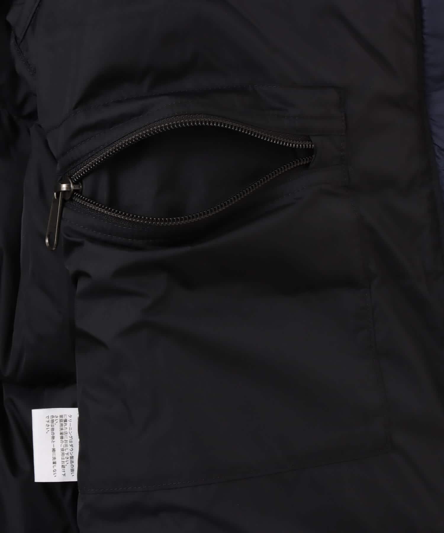 THE NORTH FACE Womens Short Nuptse Jacket ブラックxアーバンネイビーの画像