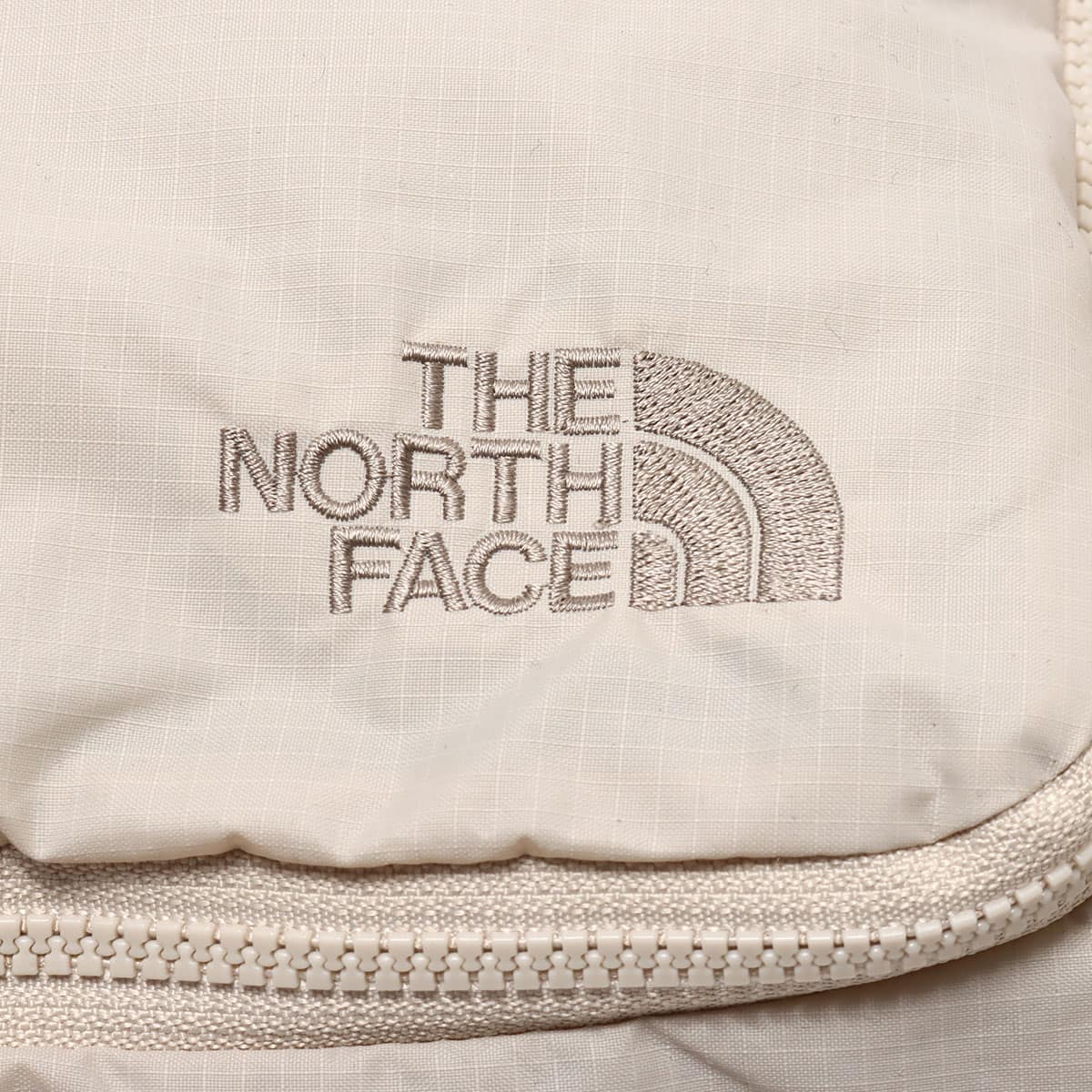 THE NORTH FACE GLAM TRAVEL BOX M フォッシルアイボリー 23SS-Iの画像