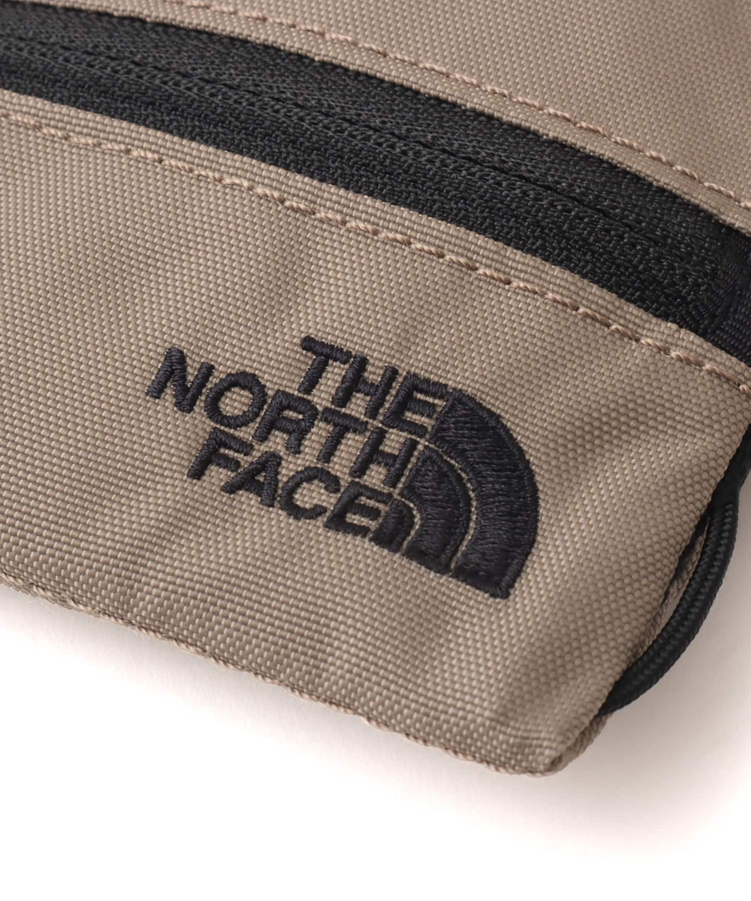 THE NORTH FACE Bilby Flat Pouch S マッシュルームの画像