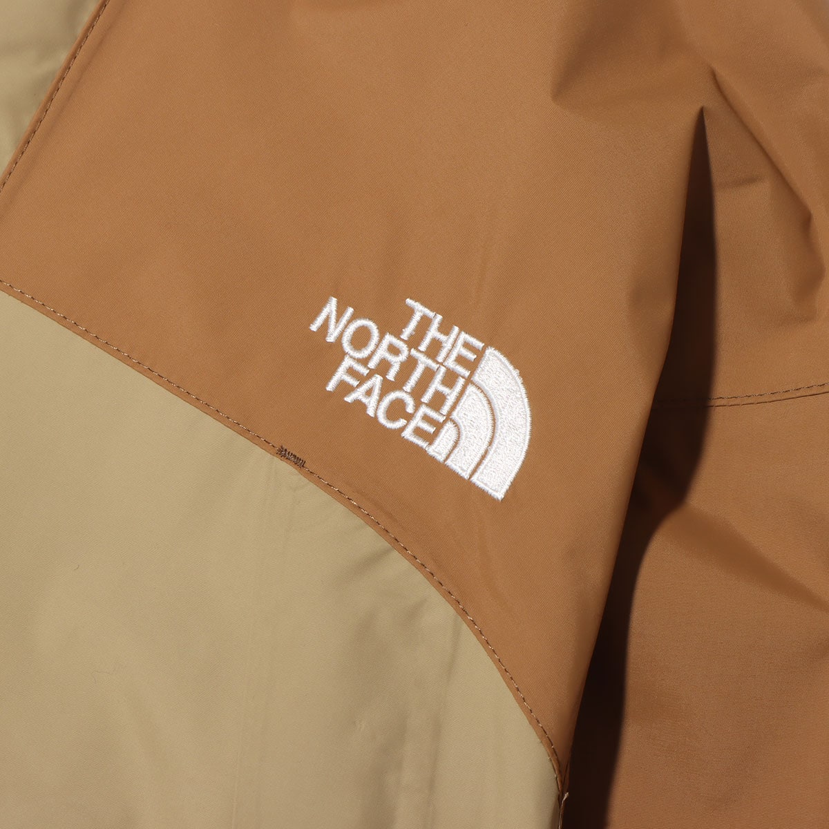 THE NORTH FACE DOT SHOT JACKET ユーティリティブラウンxケルプタン 21FW-Iの画像