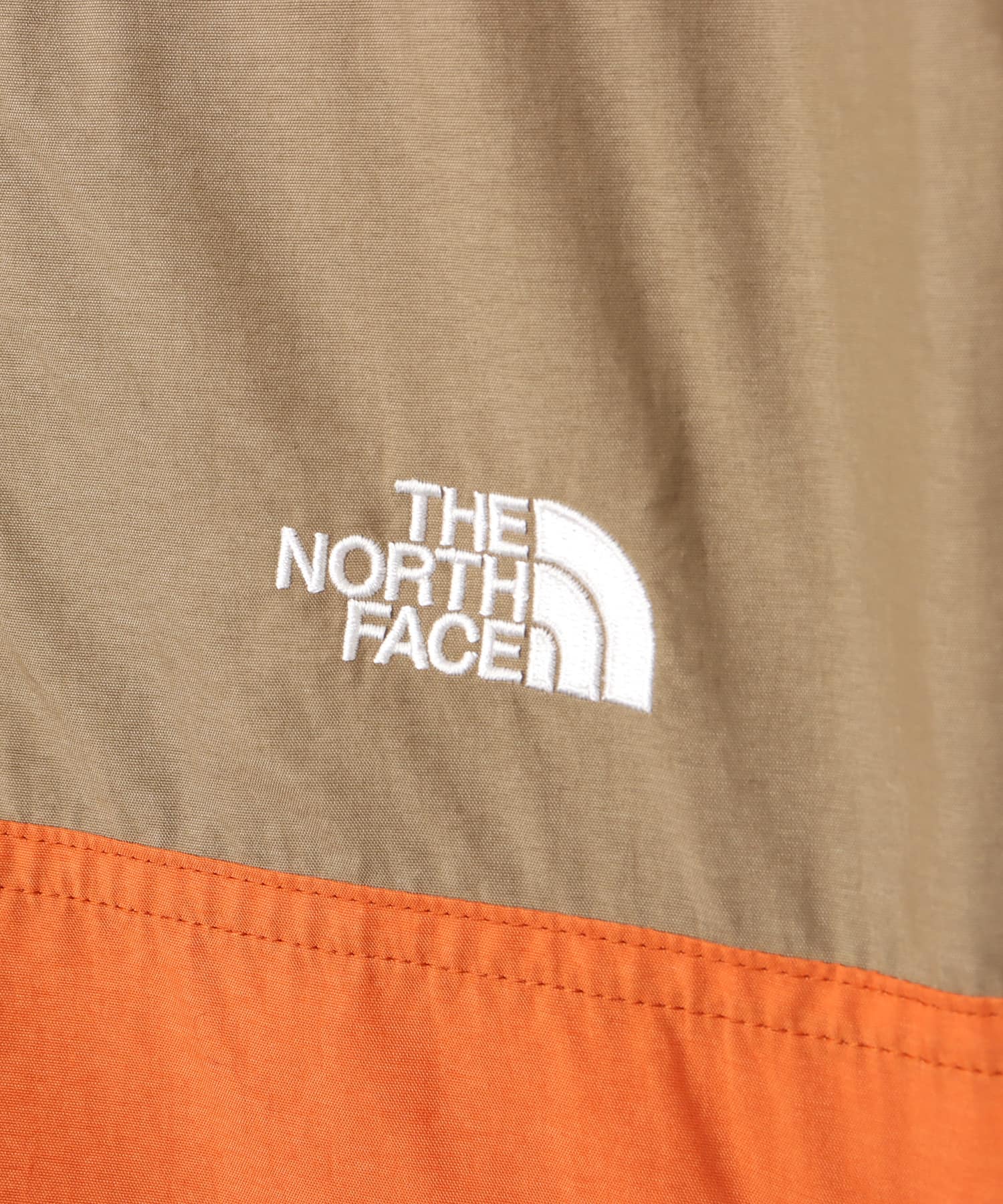 THE NORTH FACE COMPACT JACKET クラシックカーキxアイアンブロンズの画像