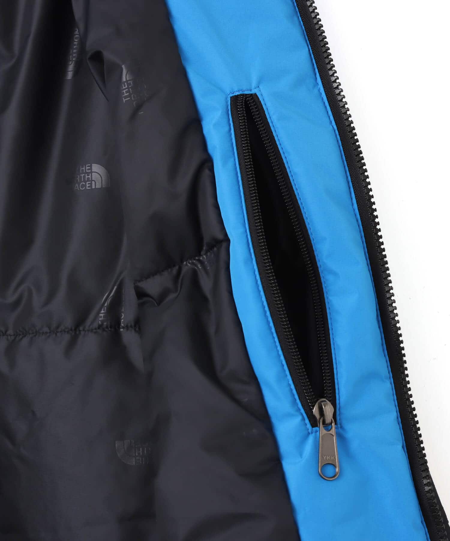 THE NORTH FACE Mountain Insulation Jacket ブラックxクリアレイクブルーの画像
