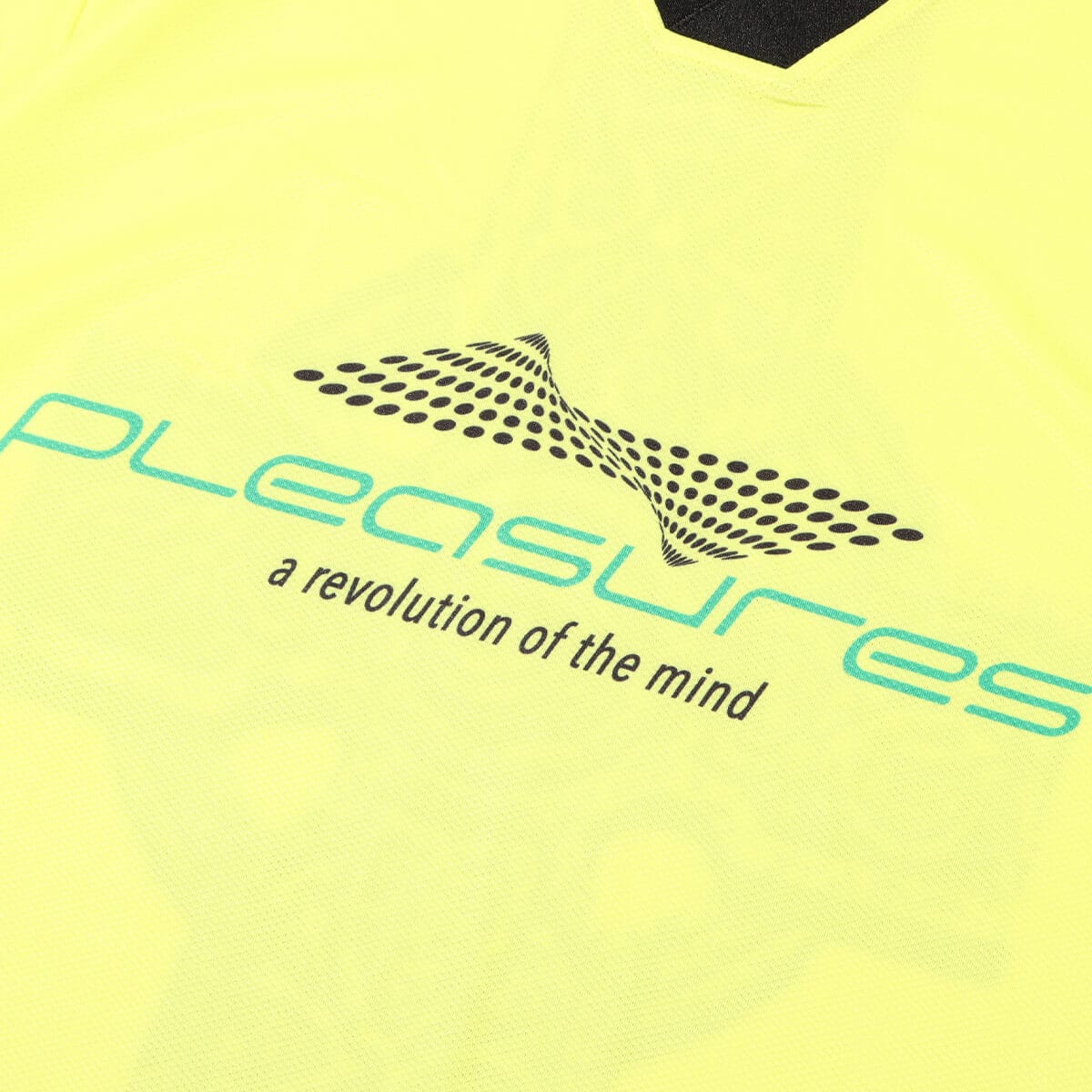 PLEASURES MIND SOCCER JERSEY LIMEの画像