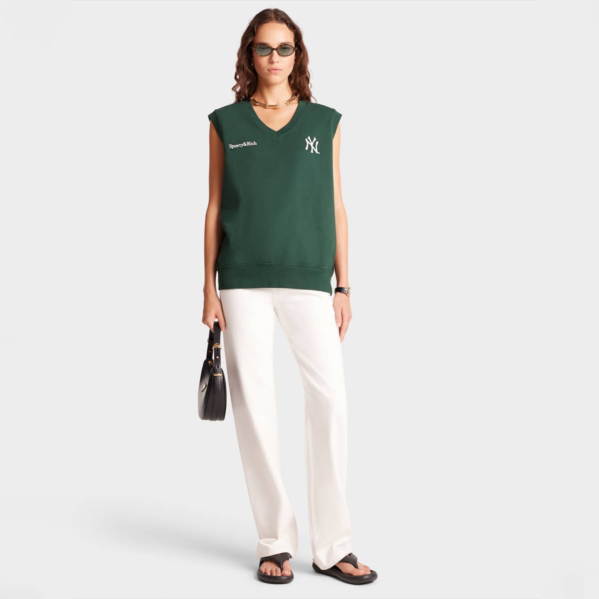 SPORTY＆RICH Yankees Serif V-Neck Vest Forest White の画像