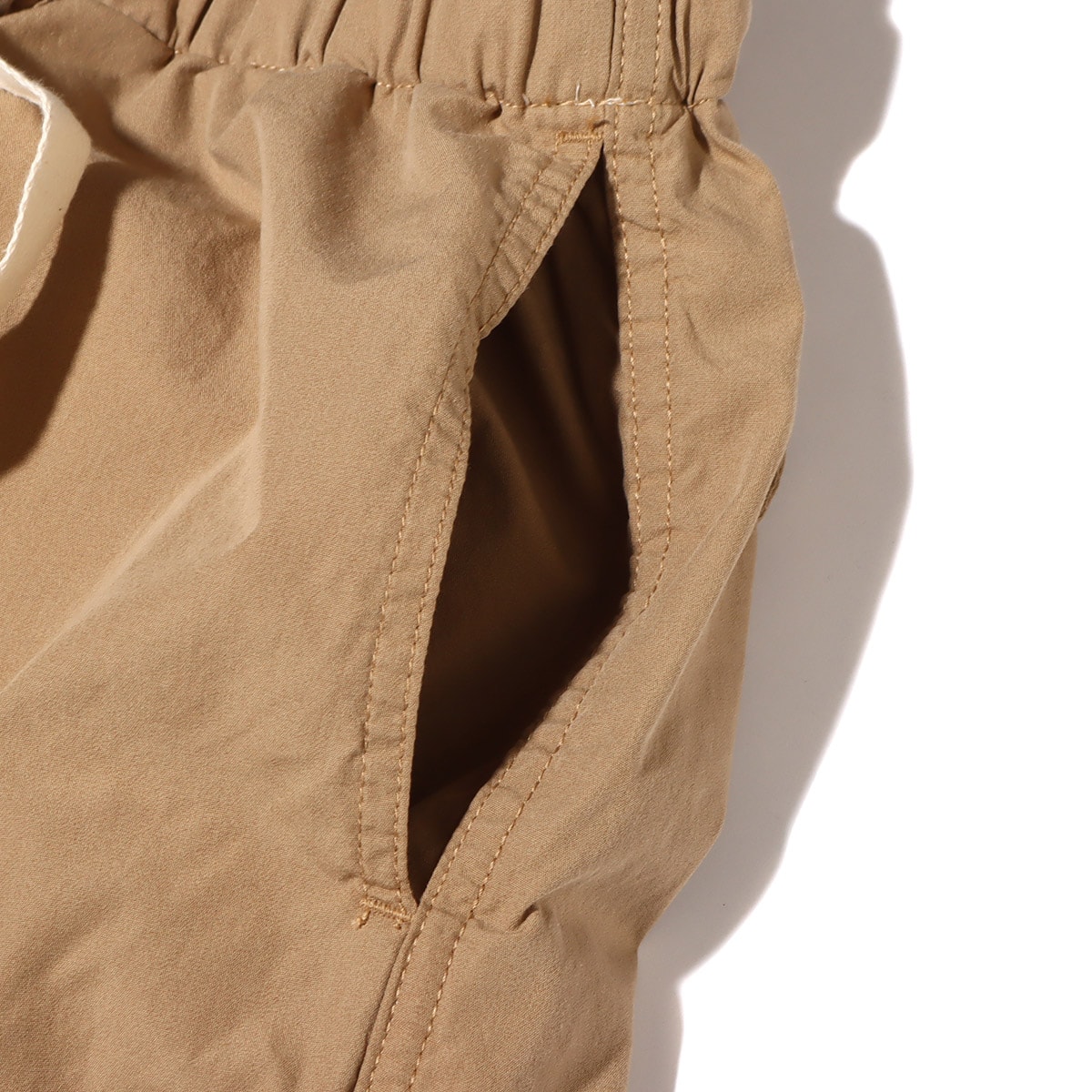 nanamica Easy Cargo Pants Camelの画像