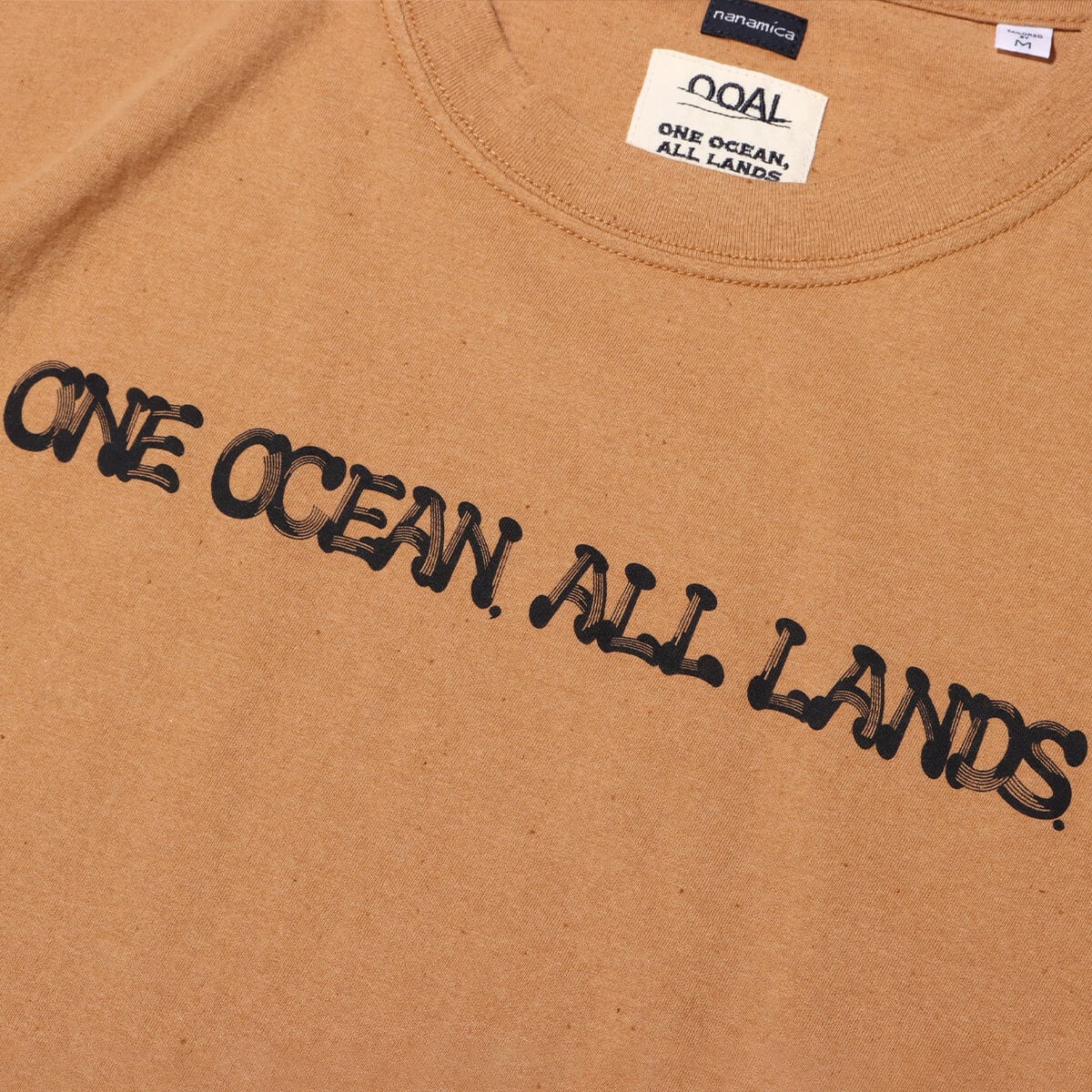 nanamica OOAL Graphic Tee Mochaの画像