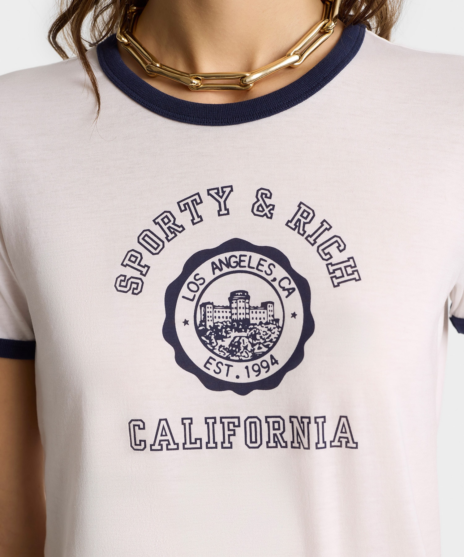 SPORTY＆RICH California Emblem Ringer Tee Whiteの画像
