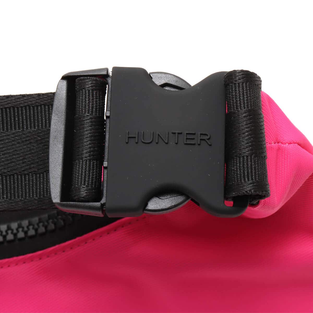 HUNTER NYLON MINI HOBO Magenta Flax の画像