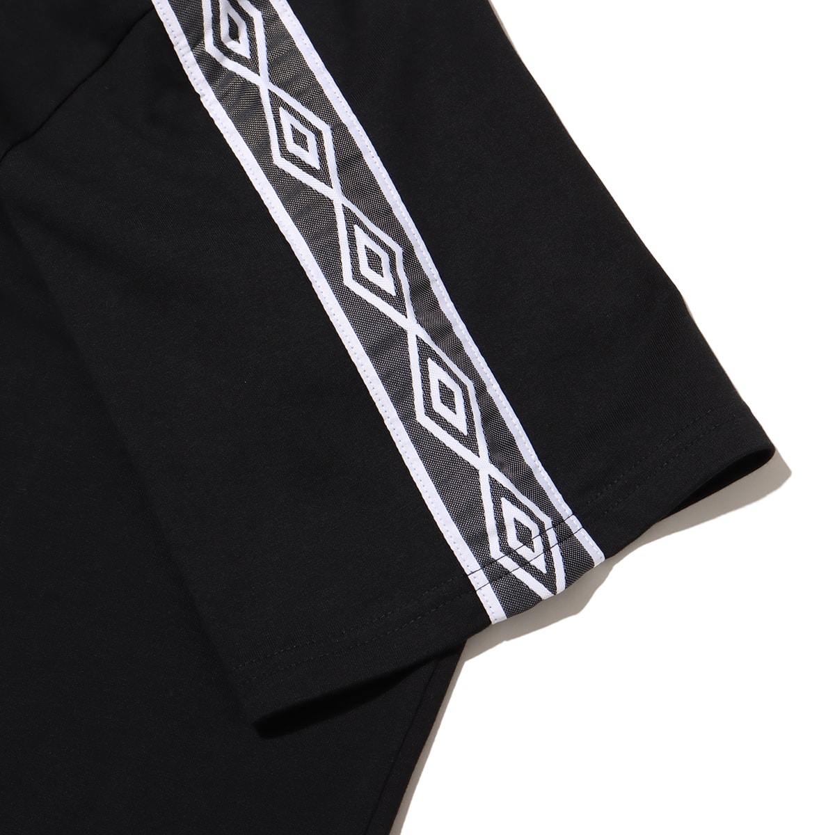 UMBRO SIDE TAPE OVERSIZED FIT SHORT SLEEVE SHIRT BLACK の画像