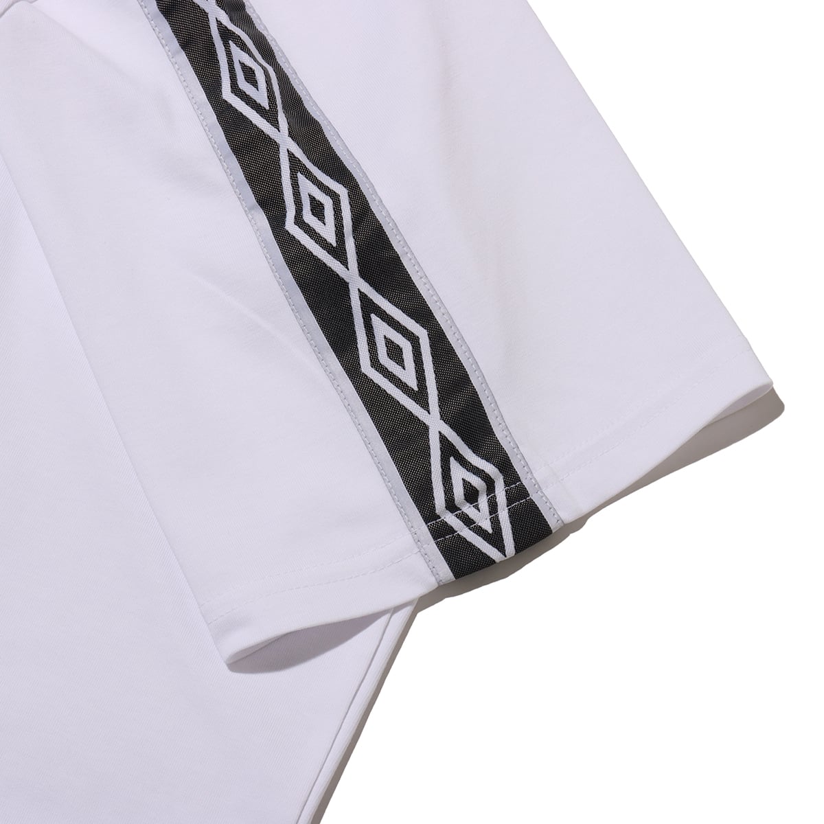 UMBRO SIDE TAPE OVERSIZED FIT SHORT SLEEVE SHIRT WHITE の画像