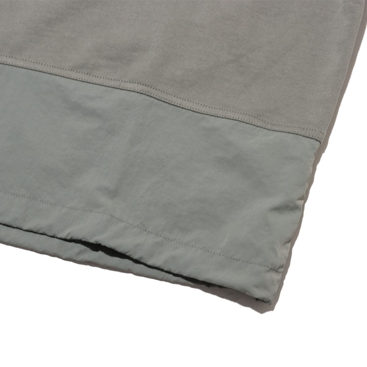 UMBRO SWEATSHIRT カーキ の画像