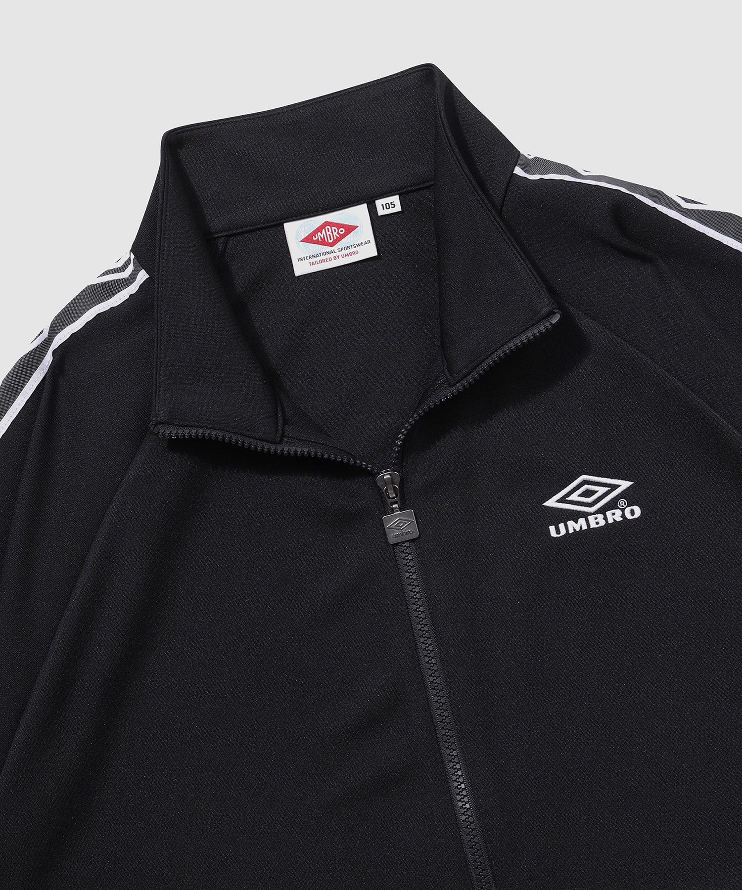 UMBRO 【KOREA COLLECTION】HBL OG STAND-NECK TRACKJACKET ブラックの画像