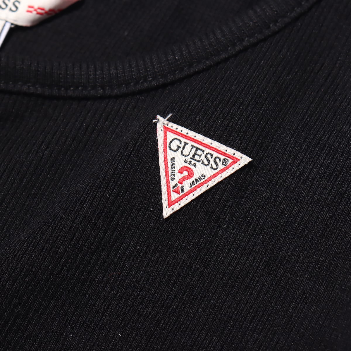 GUESS SL GUESS LOGO CROP TANK BLACK 21SS-Iの画像