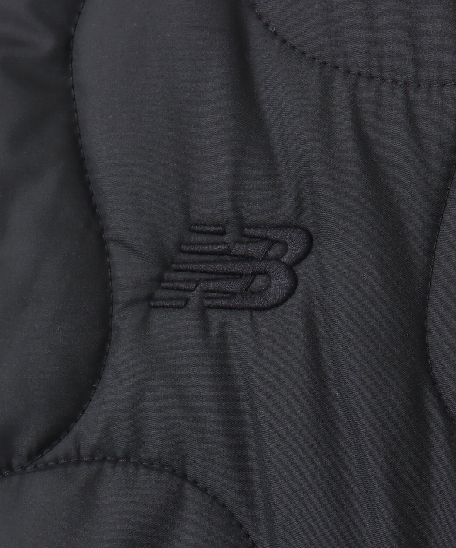 New Balance Lunar New Year Padded Jacket ブラックの画像
