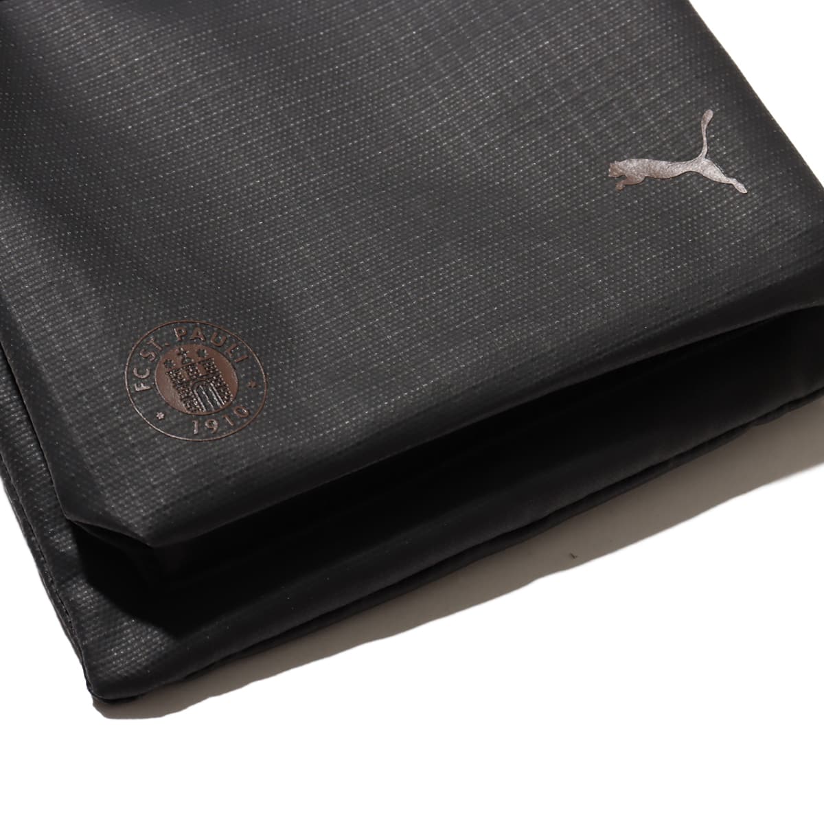 PUMA PUMA X FC ST. PAULI NECK POUCH ESPRESSO BROWN の画像