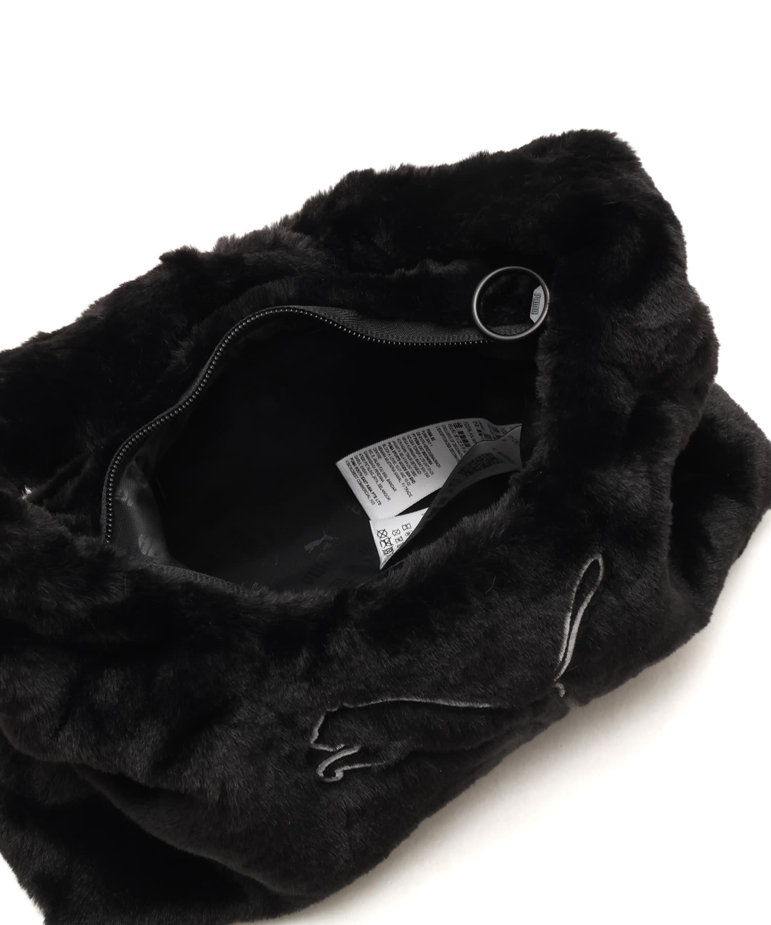 PUMA UP FUR SMALL PRISM BAG PUMA BLACKの画像