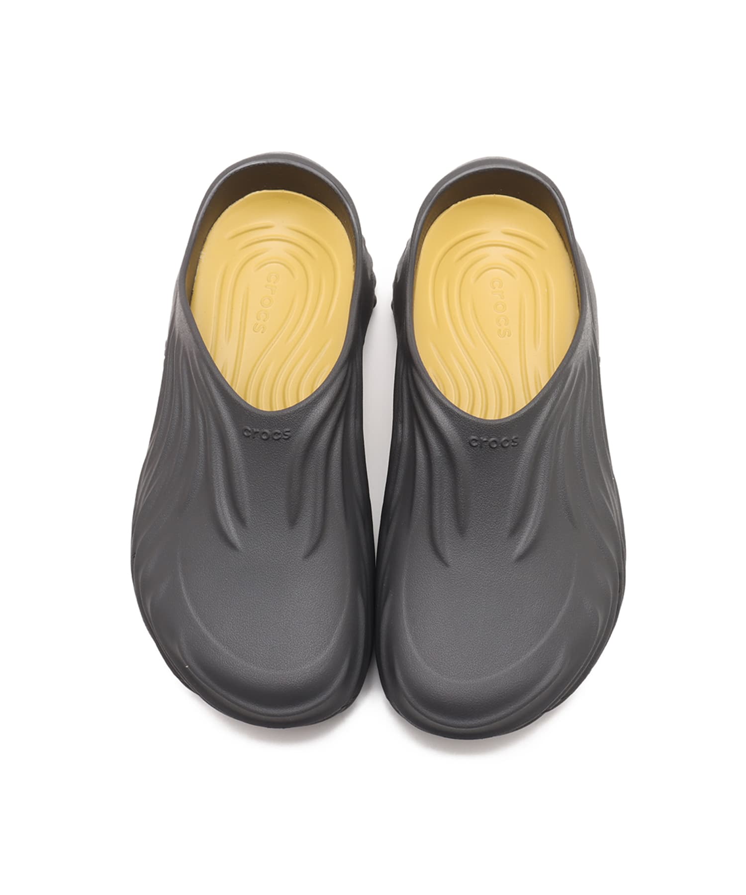 crocs Echo Wave Black Sandの画像