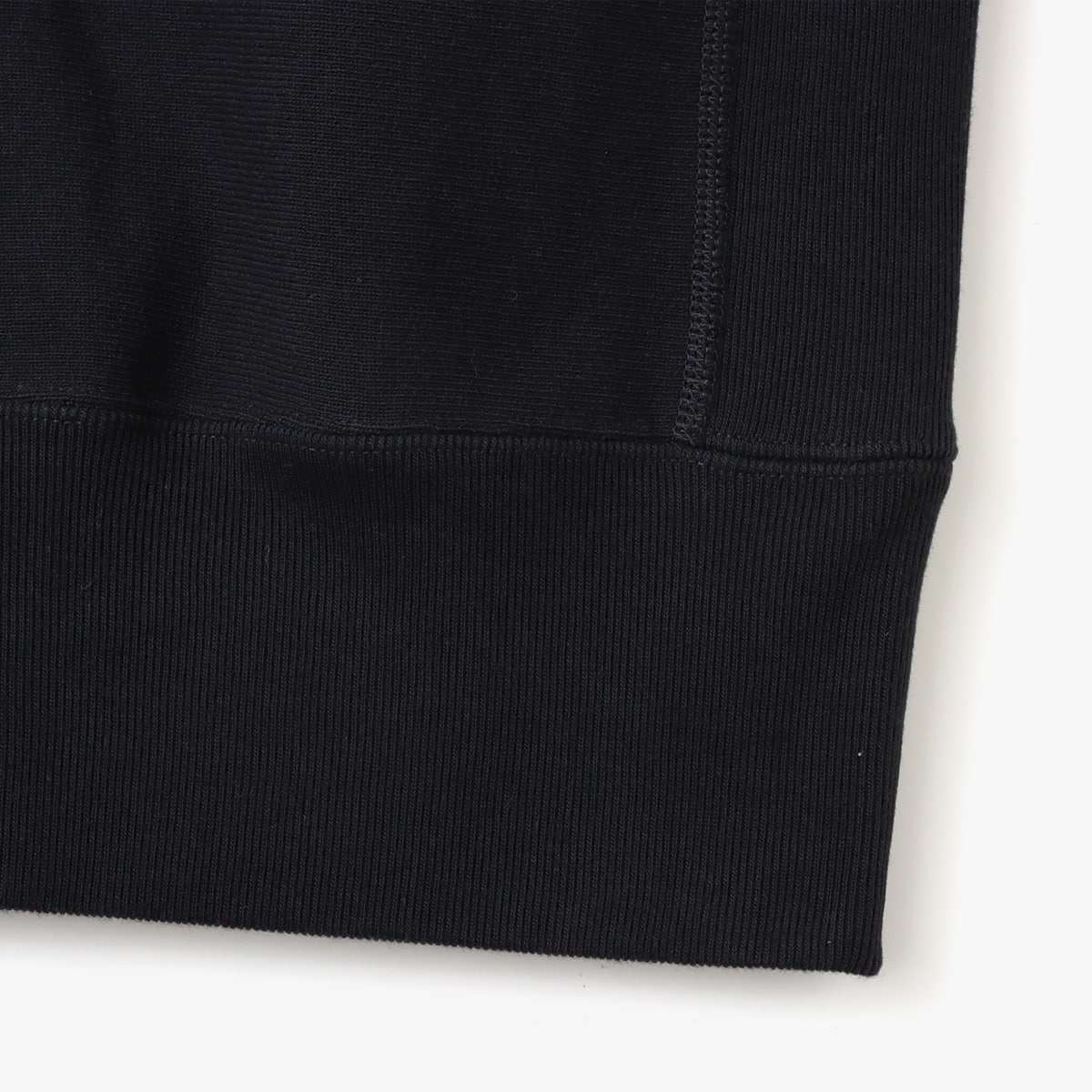 Champion x atmos pink REVERSE WEAVE Crew Neck Sweatshirt BLACK の画像