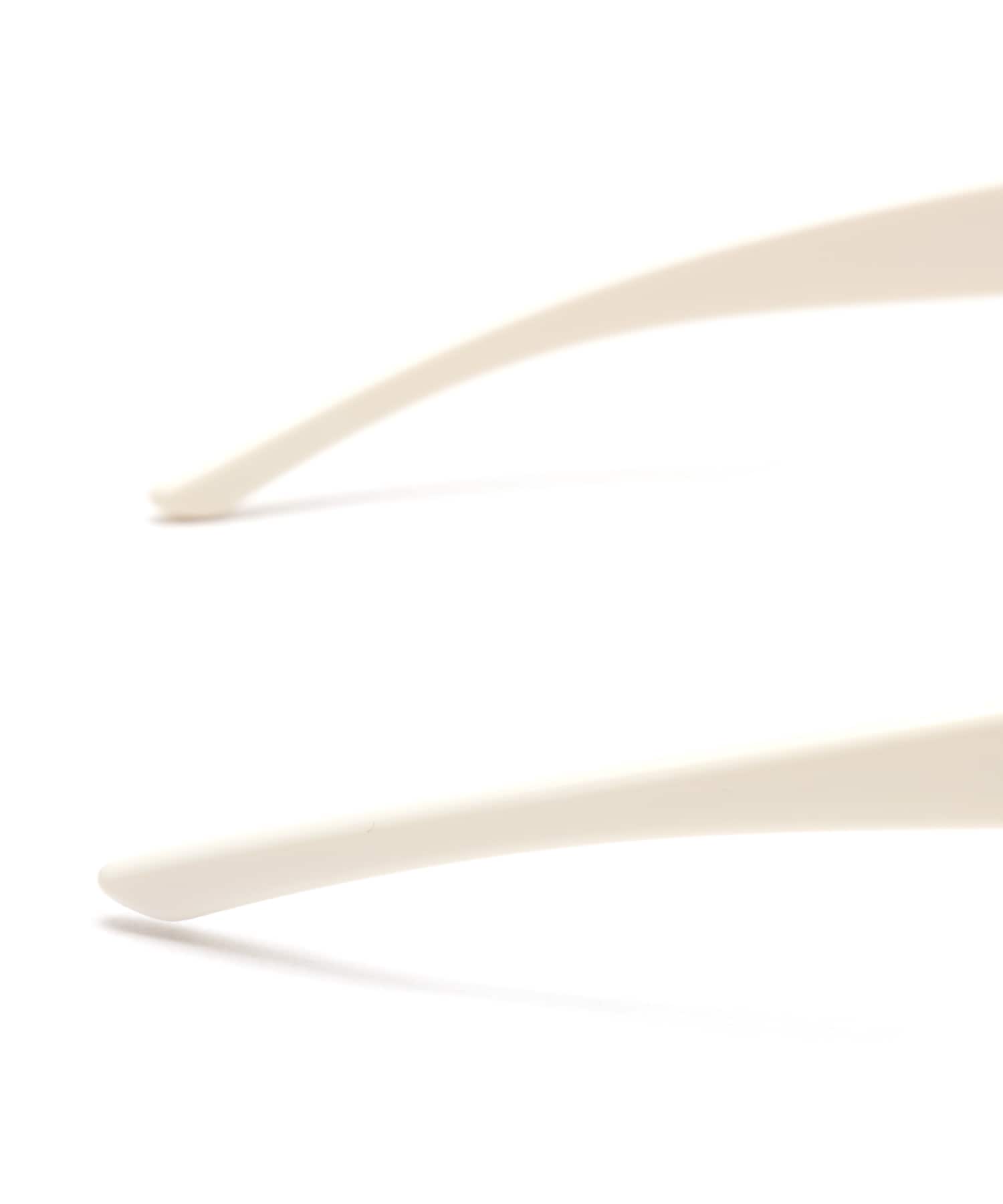 atmos pink Curved Sunglasses WHITEの画像