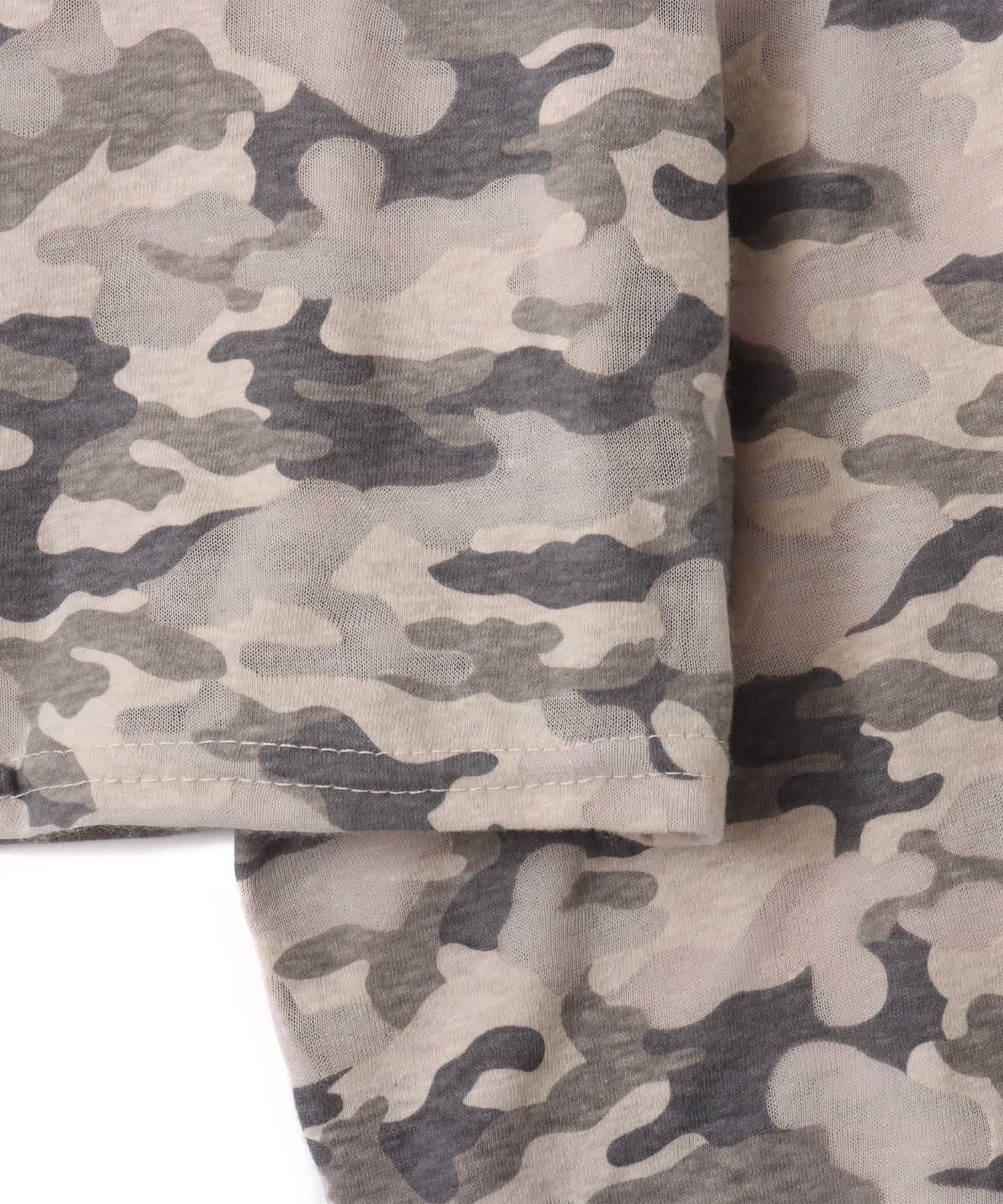atmos pink Cropped Camouflage Tops BEIGEの画像