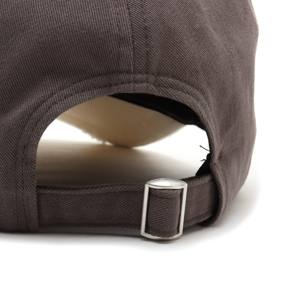 atmos pink Bi-Color Twill Cap BLACKの画像