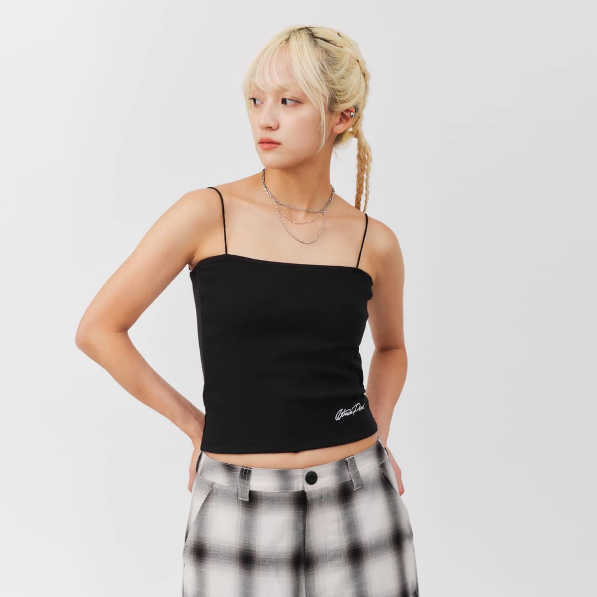 atmos pink Logo Embroidery Camisole BLACKの画像