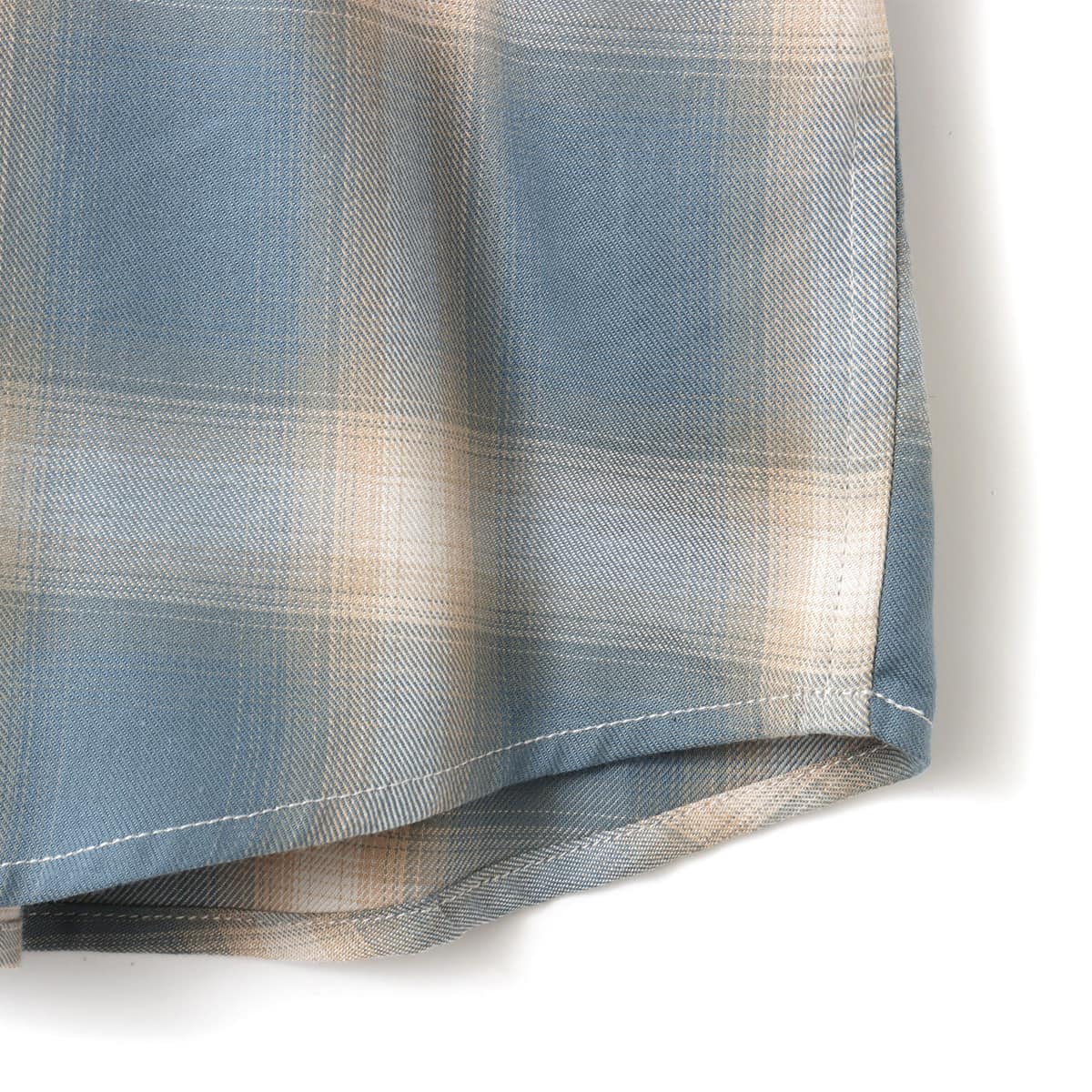 atmos pink Ombre Check Shirt BLUEの画像