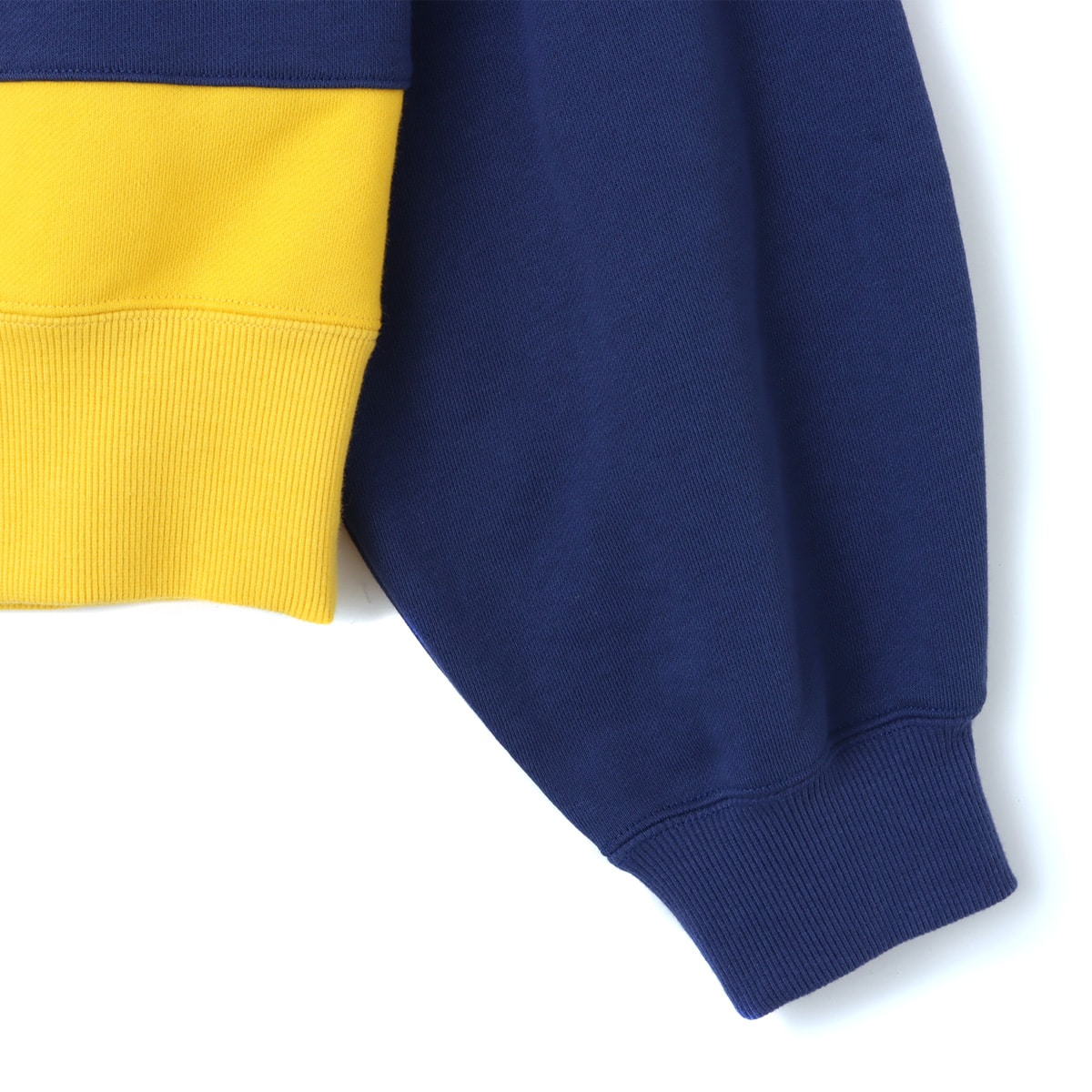 atmos pink Bell Sleeves Line Sweatshirt YELLOWの画像