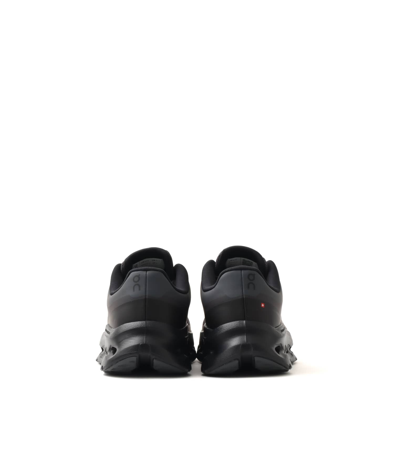 On Cloudtilt Remix 1 M Black | Blackの画像