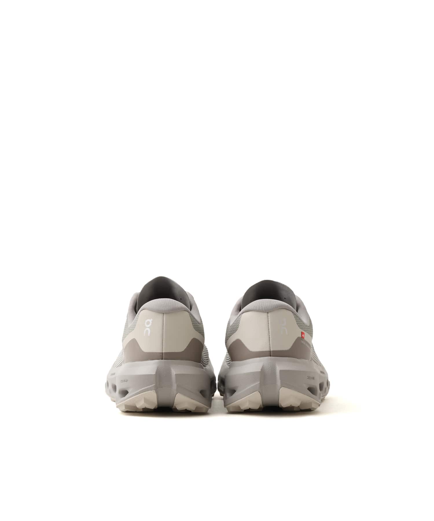 On Cloudvista 3 M Fog | Pearlの画像