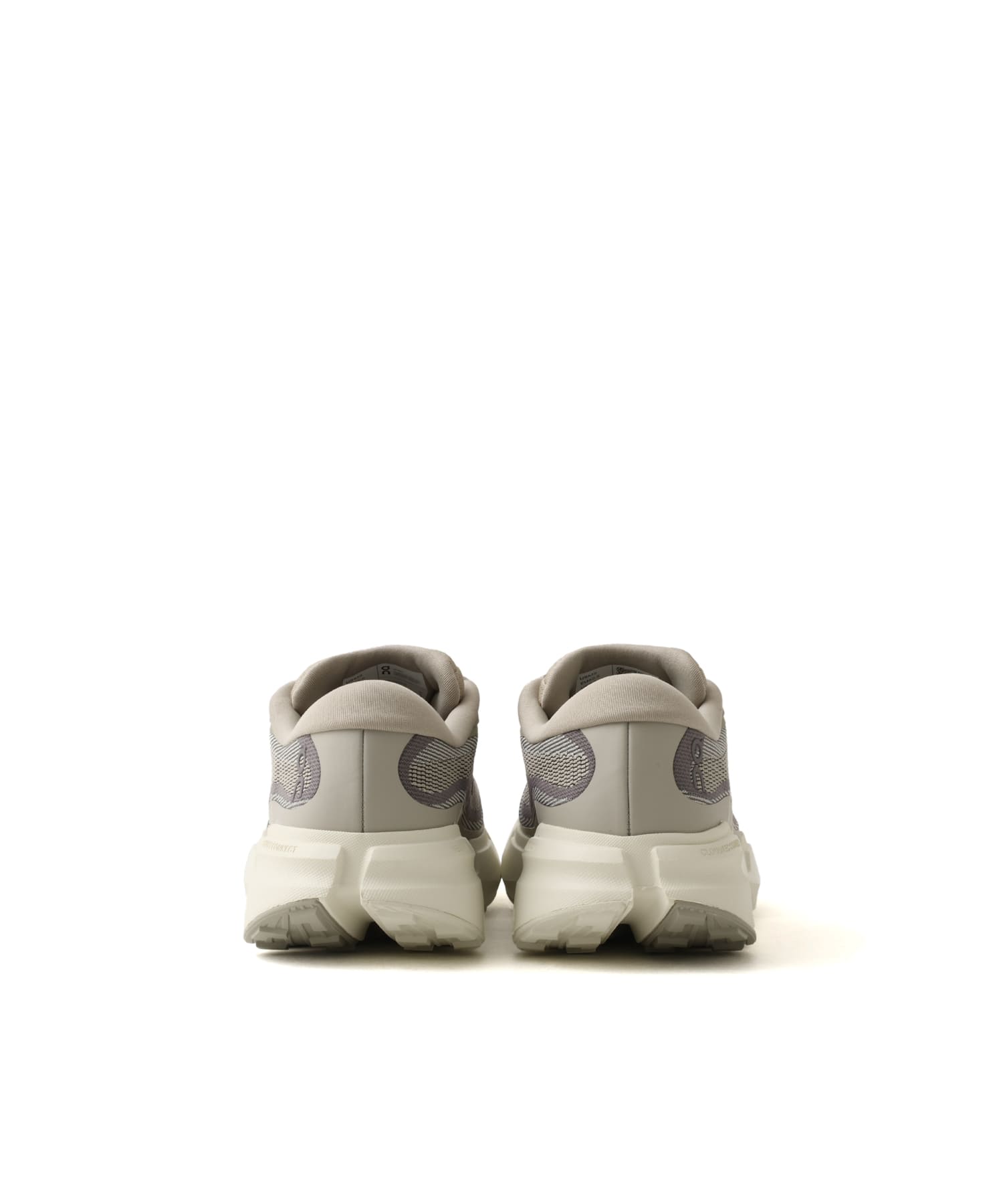 On CLOUDSOMA HIKE M Brume | Ghostの画像