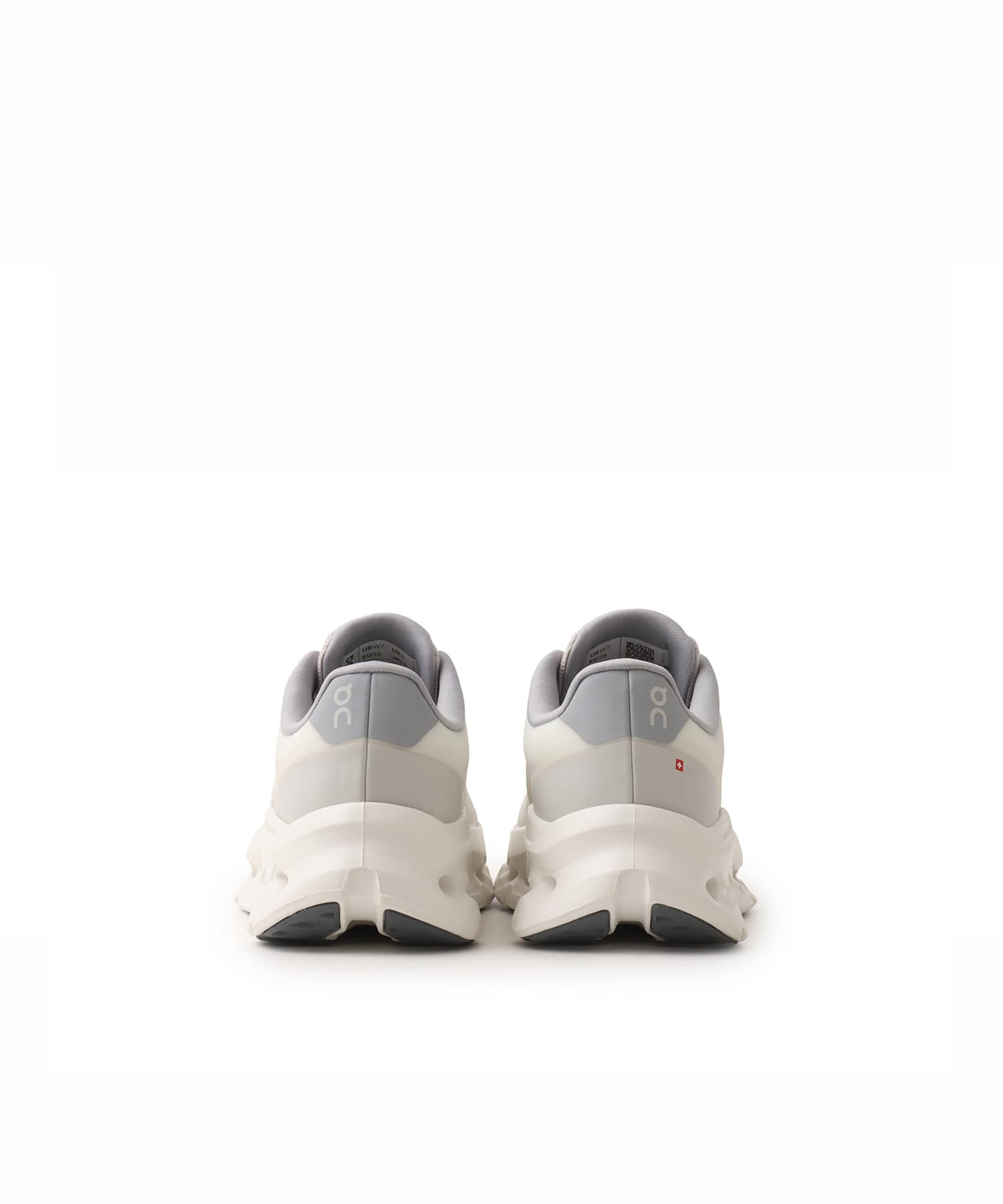 On Cloudtilt Remix 1 W Alloy | Ivoryの画像