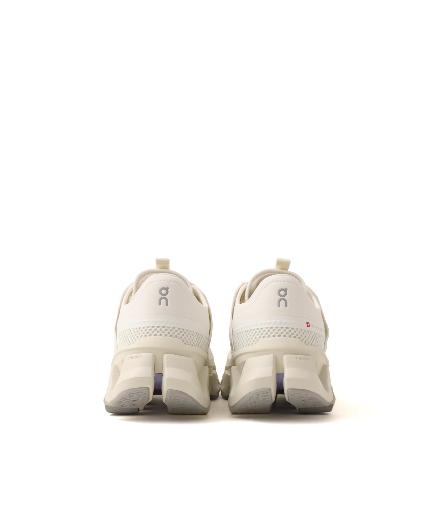 On Cloudswift Amp 1 W Ivory | Ghostの画像