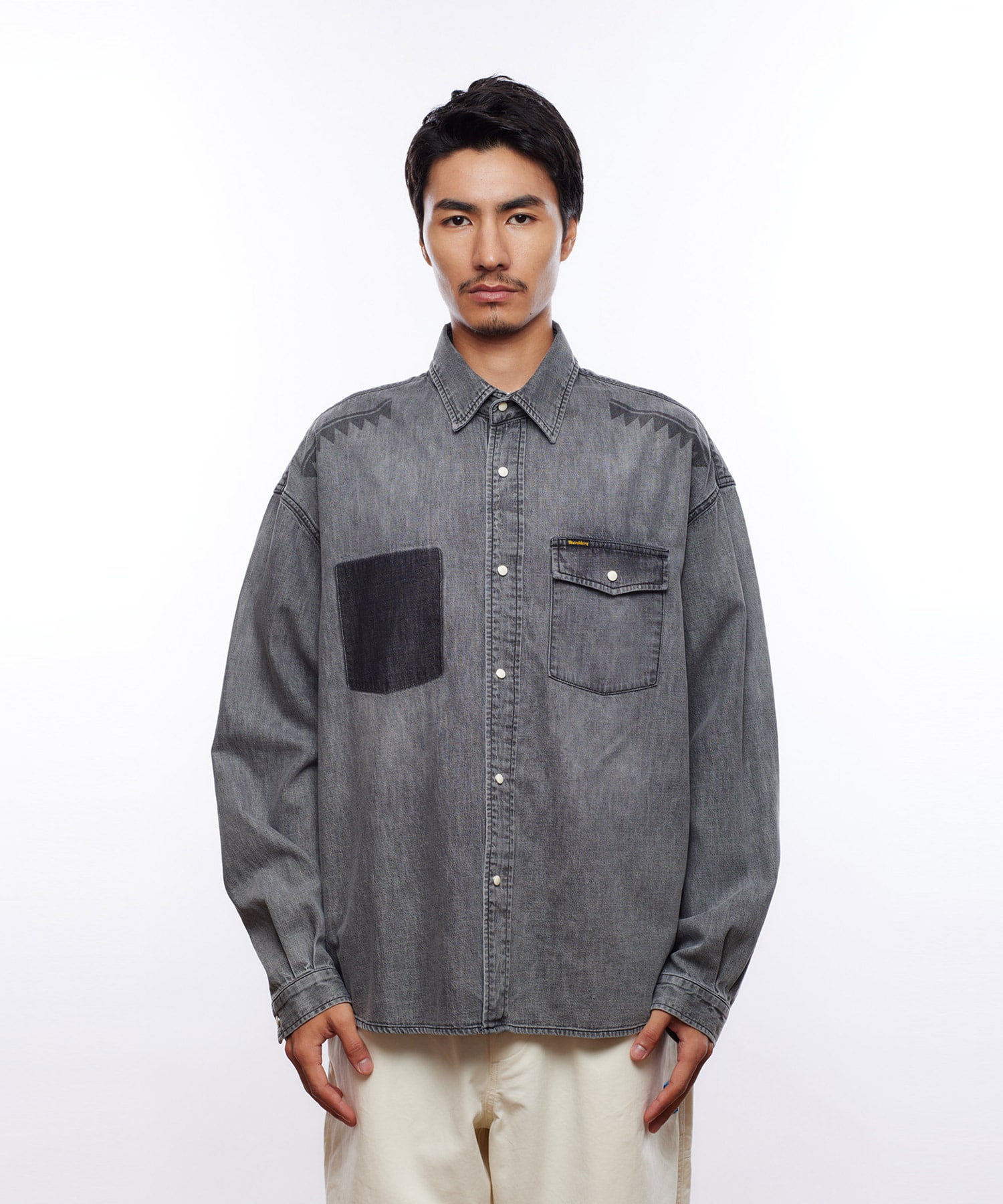 LIBERAIDERS TRIBAL DENIM SHIRT BLACKの画像