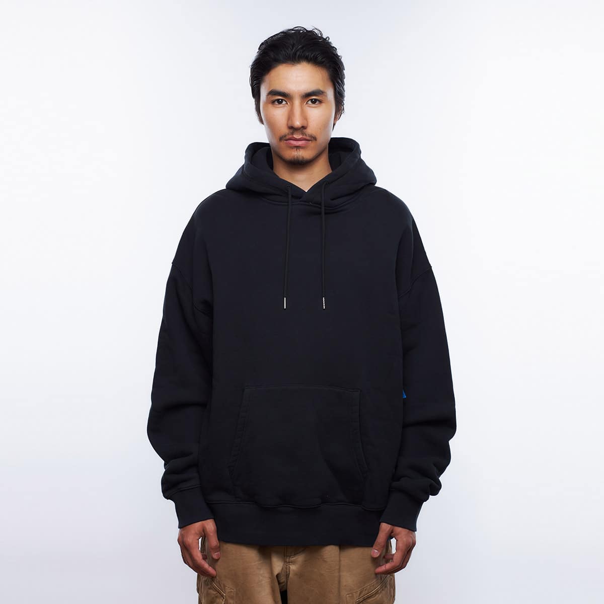 LIBERAIDERS HEAVY WEIGHT FLEECE HOODIE BLACK 23FA-I|atmos（アトモス） 公式オンラインストア