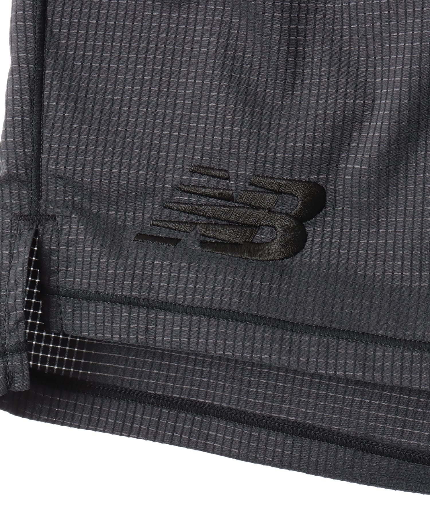 New Balance MESH STRECH WOVEN SHORTS ブラックの画像