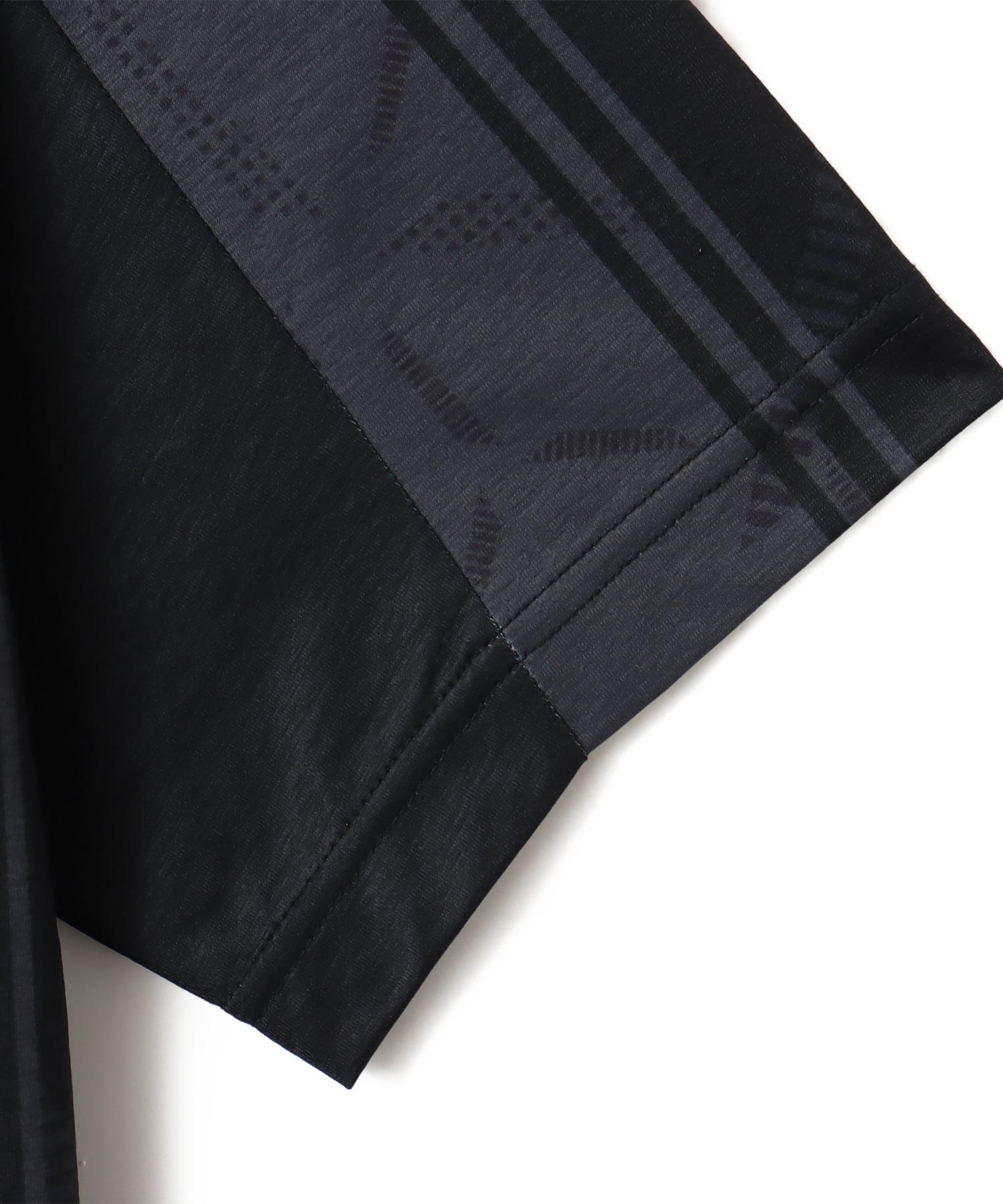New Balance GRAPHIC SHORT SLEEVE SHIRTS ブラックの画像