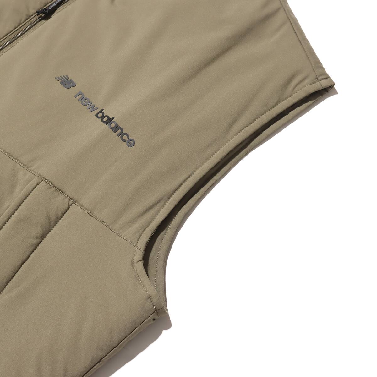 New Balance MET24 Packable Padded Vest カバートグリーン 23FW-Iの画像