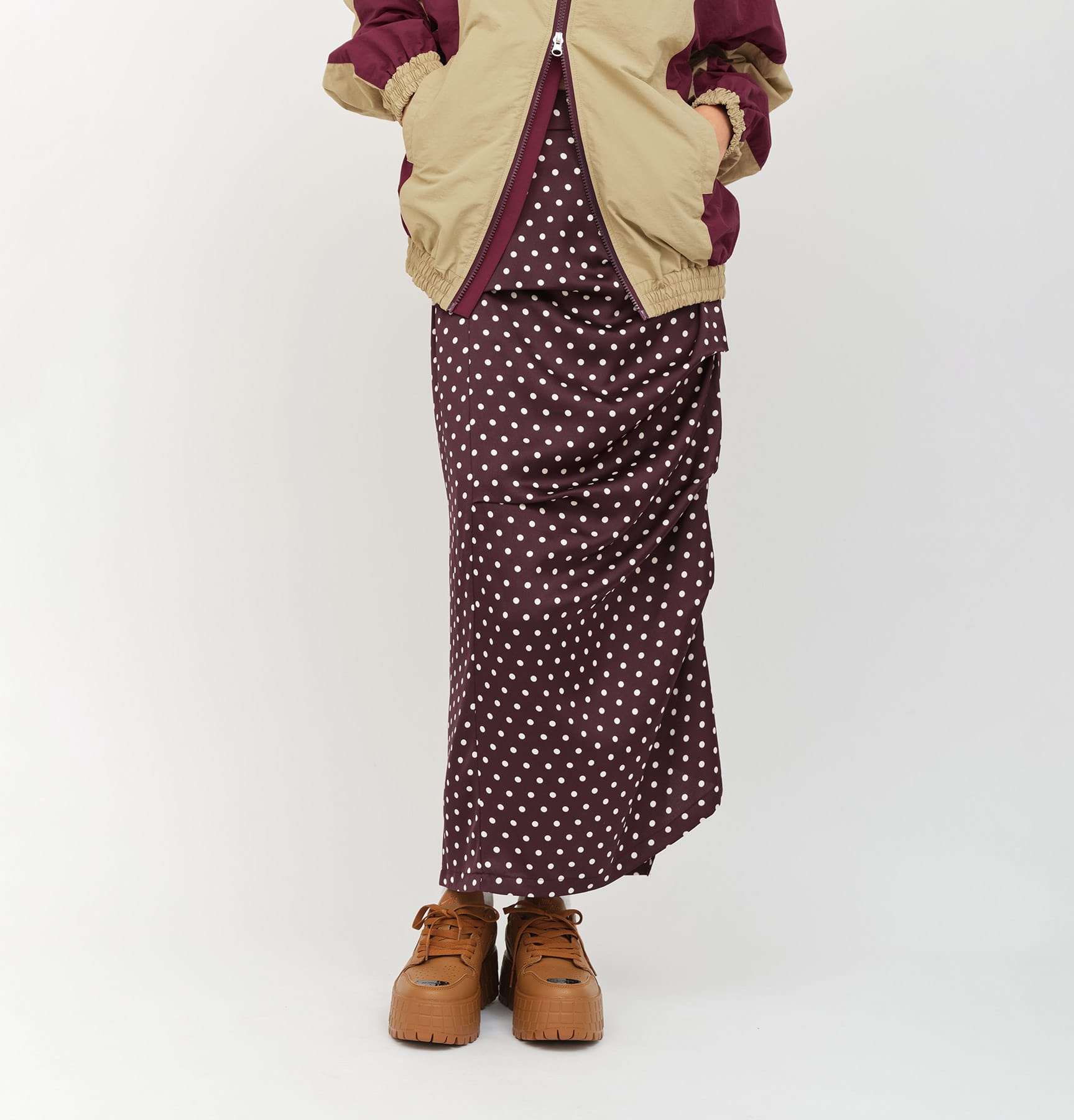 atmos pink Asymmetry Dot Skirt BROWNの画像