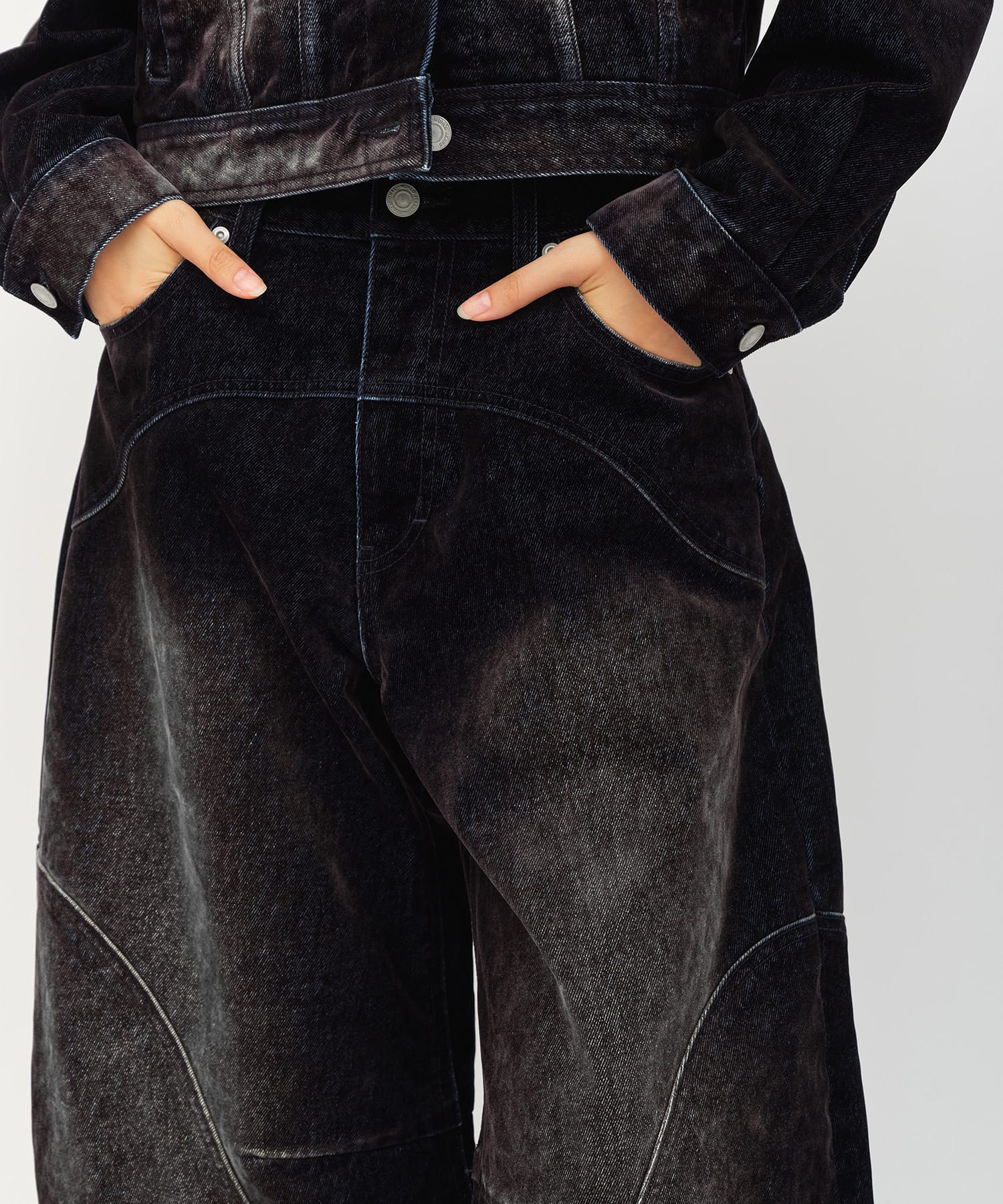 atmos pink Flocky Denim Pants NAVYの画像