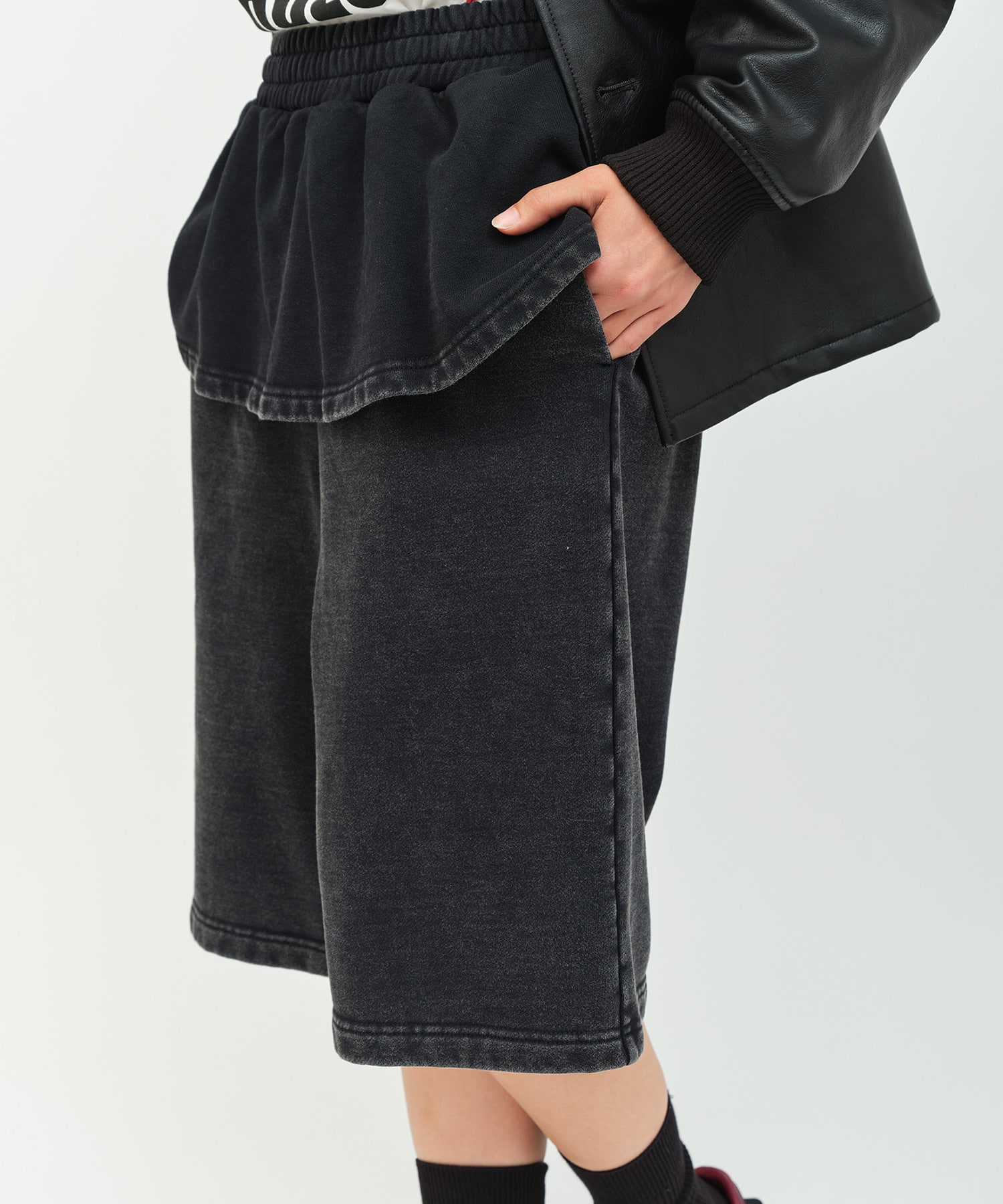 atmos pink Peplum Half Pants BLACKの画像