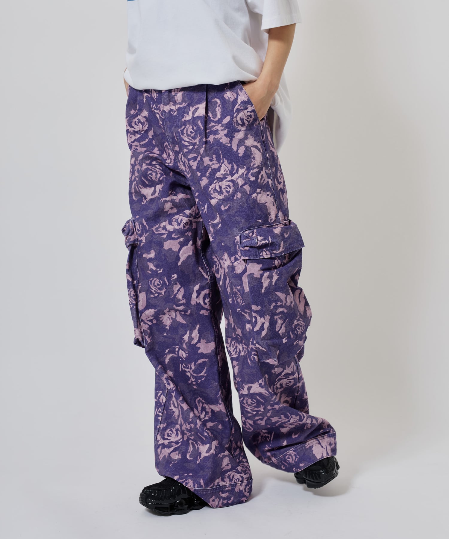 atmos pink Rose Camouflage Cargo Pants PINKの画像