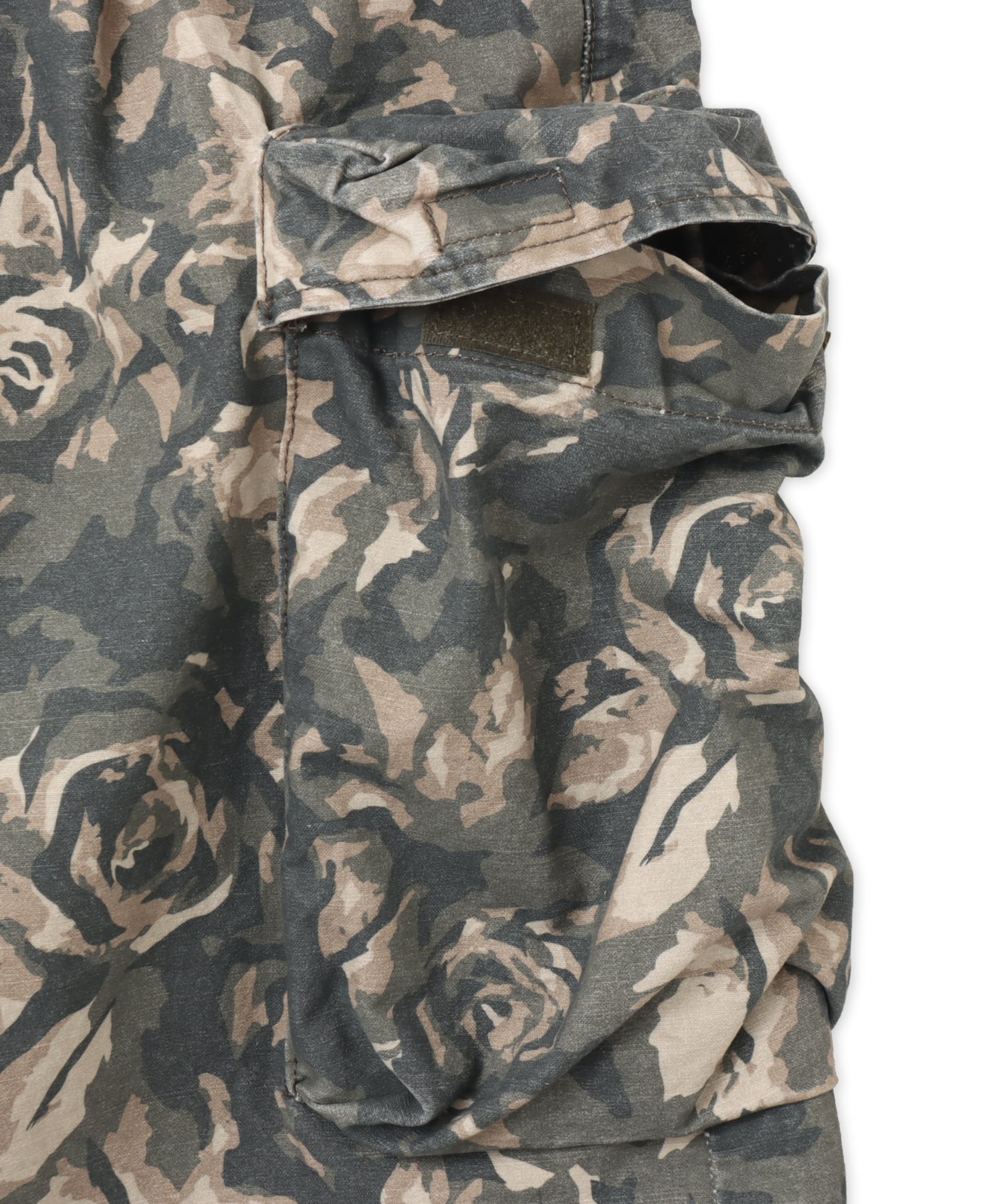 atmos pink Rose Camouflage Half Pants KHAKIの画像