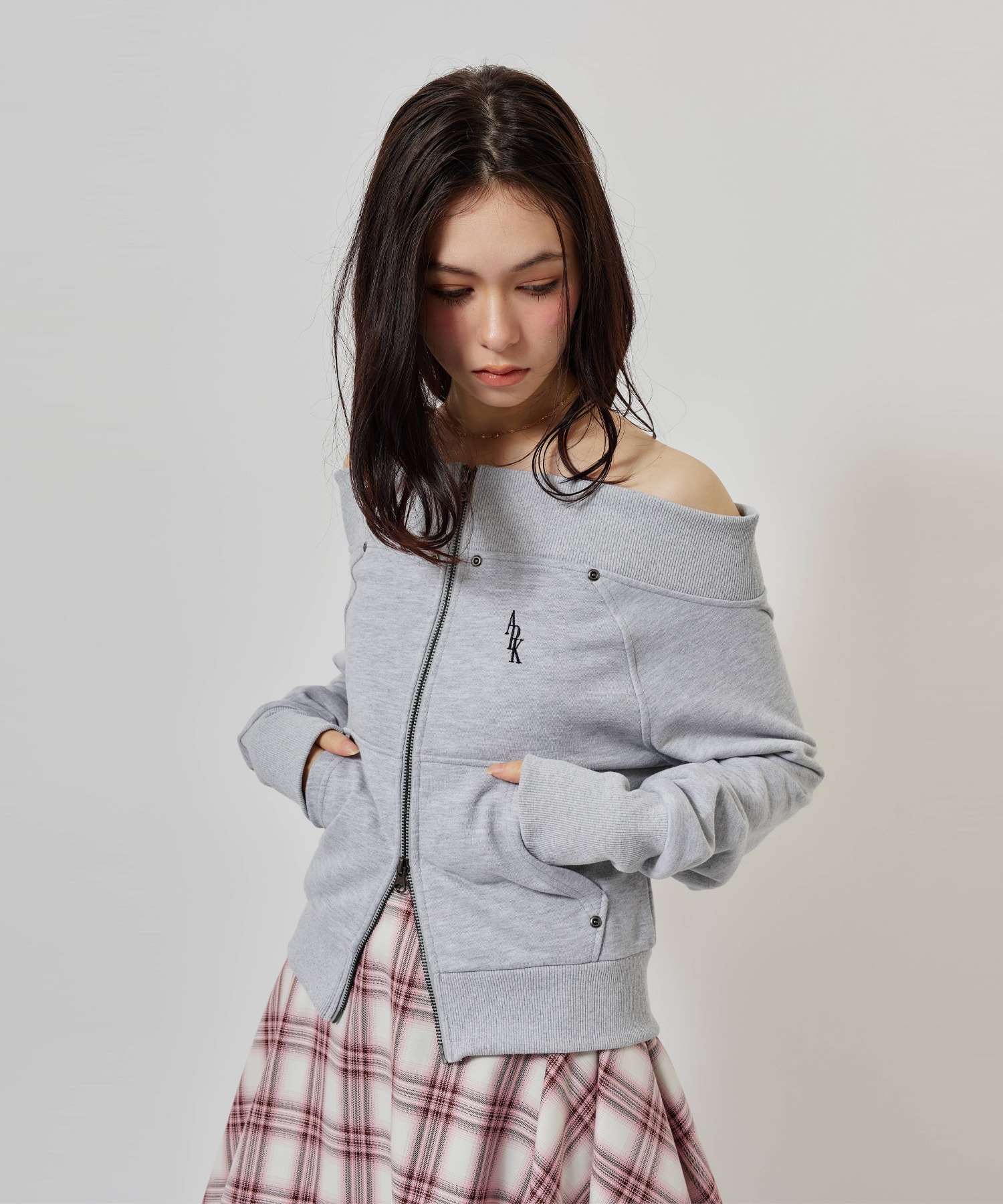 atmos pink Off-shoulder Sweat Zip-up GRAYの画像