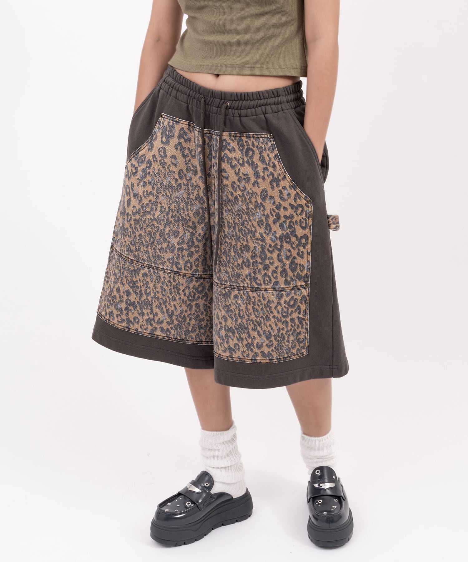 atmos pink Leopard Docking Short Pants BROWNの画像